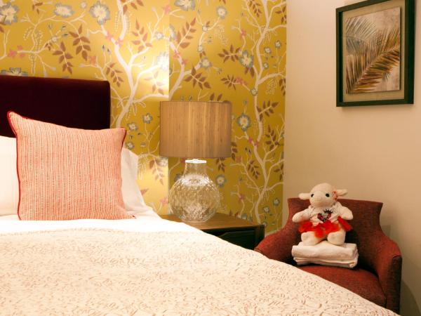 Sea Spray Hotel : photo 2 de la chambre chambre familiale