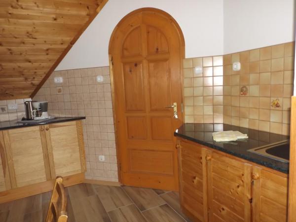 Hévízi fecskefészek : photo 2 de la chambre appartement