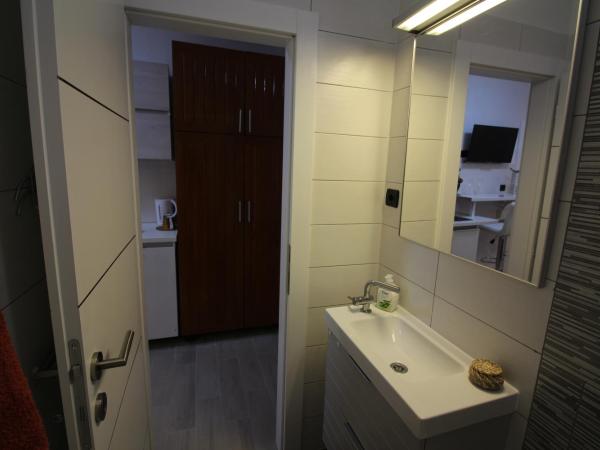 Villa Ambiente : photo 9 de la chambre chambre double standard