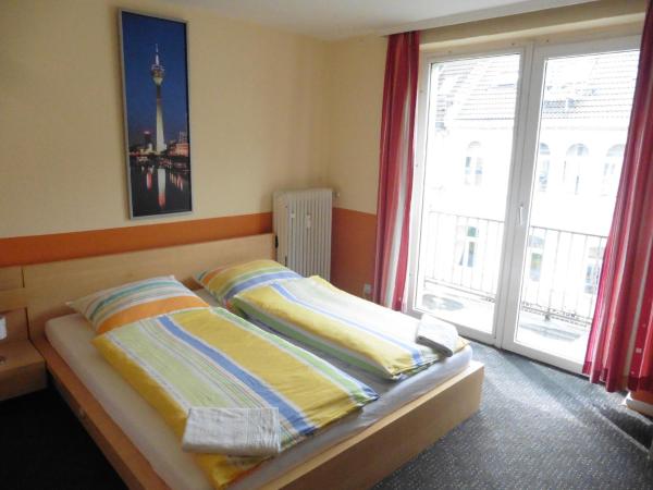 Gästehaus Grupello : photo 9 de la chambre chambre double