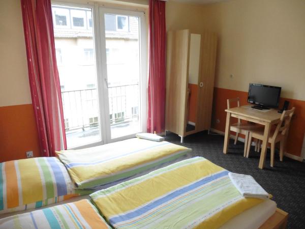 Gästehaus Grupello : photo 8 de la chambre chambre double