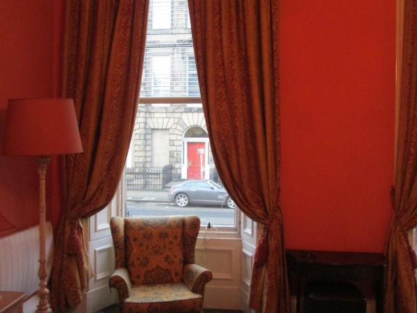 22 Chester Street : photo 5 de la chambre chambre familiale avec salle de bains privative