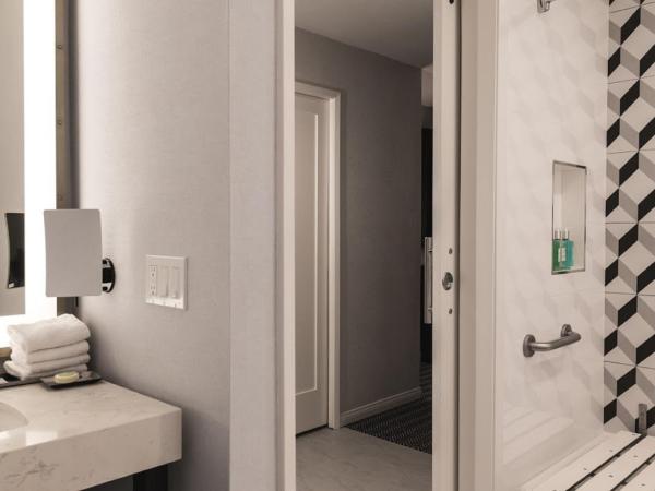 Montrose at Beverly Hills : photo 3 de la chambre suite lit king-size de luxe ada