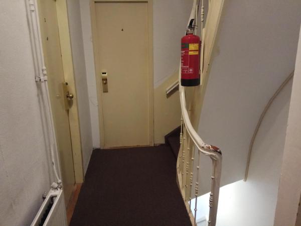 Hotel Bellington : photo 7 de la chambre petite chambre double avec salle de bains privative