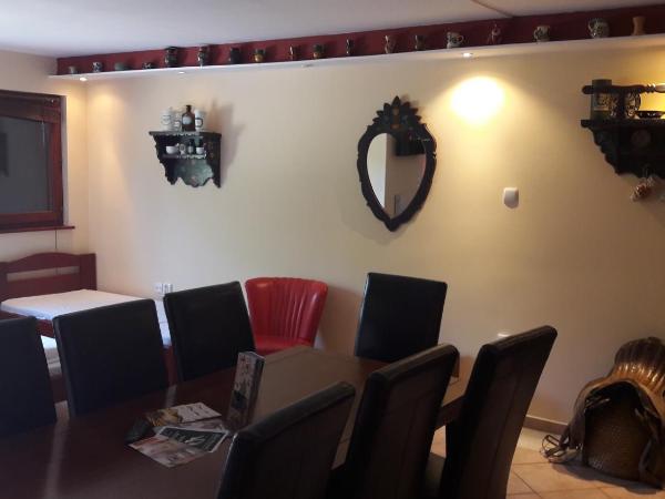 Nyárfás Vendégház : photo 3 de la chambre appartement (8 adultes)