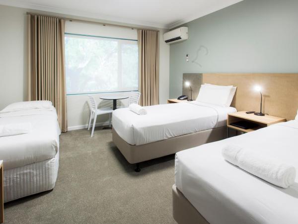 Kings Park Motel : photo 2 de la chambre chambre lits jumeaux deluxe