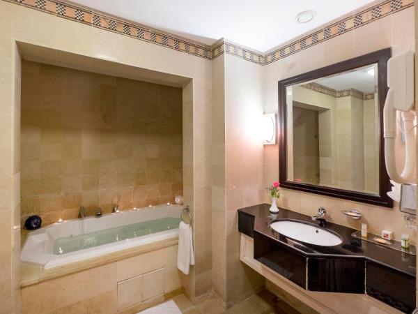 Medina Solaria And Thalasso : photo 4 de la chambre chambre triple - vue sur mer