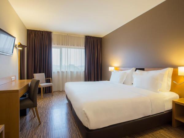 HF Tuela Porto : photo 2 de la chambre hébergement lit king-size confort