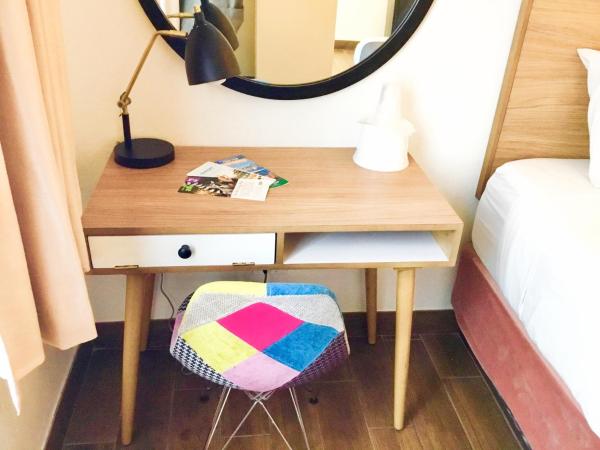 Downtown San Diego Lodge : photo 8 de la chambre chambre avec 2 grands lits queen-size