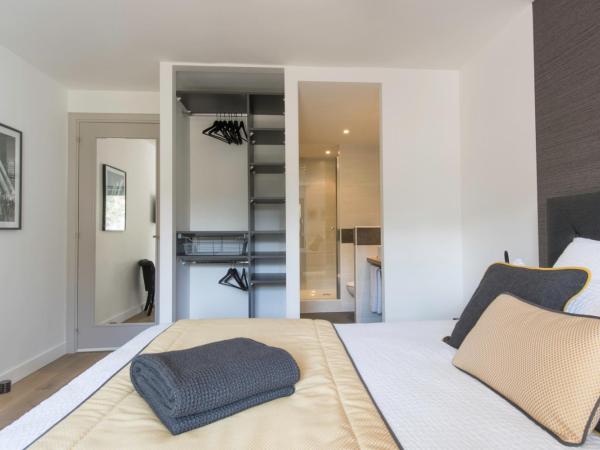 A l'Ombre des Pins : photo 7 de la chambre chambre lit queen-size 