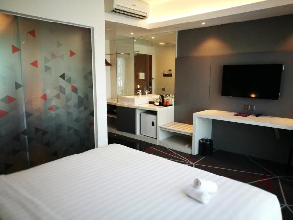 Amerin Hotel Johor Bahru : photo 1 de la chambre hébergement lit king-size super deluxe