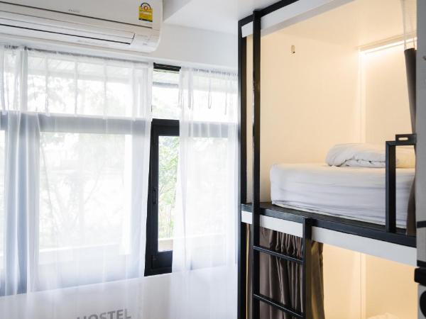 The Common Hostel : photo 5 de la chambre lit queen-size dans dortoir pour femmes avec salle de bains commune