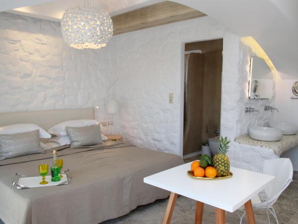 Spiros : photo 7 de la chambre suite supérieure avec bain à remous extérieur - vue sur mer