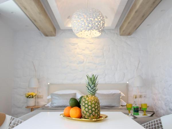 Spiros : photo 8 de la chambre suite supérieure avec bain à remous extérieur - vue sur mer