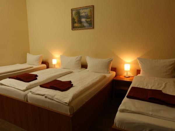 Hotel AI Königshof : photo 6 de la chambre chambre quadruple
