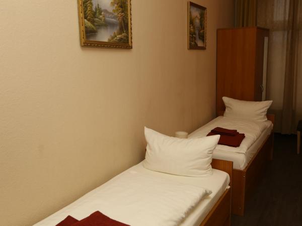 Hotel AI Königshof : photo 6 de la chambre chambre lits jumeaux