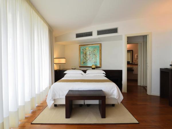 Eden Rock Resort : photo 1 de la chambre suite junior supérieure avec balcon
