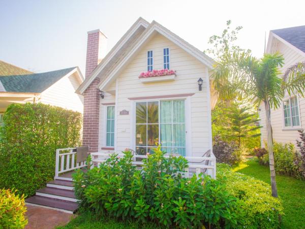 Sakarin Valley Resort : photo 1 de la chambre chambre lit queen-size - vue sur piscine