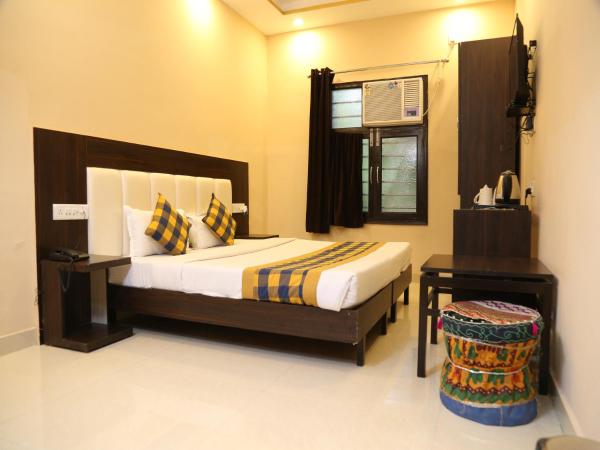 Taj Haveli Hotel Agra - 2 Minute Walking Distance From Taj Mahal : photo 6 de la chambre chambre double standard