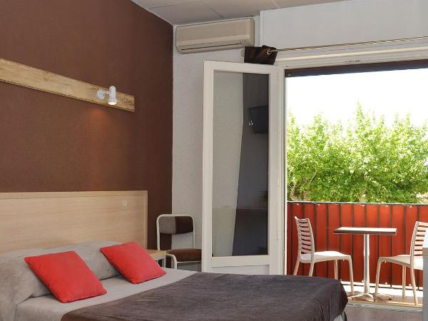 Hotel Le Terminus : photo 1 de la chambre chambre double avec balcon