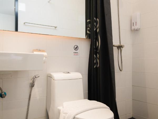 The Common Hostel : photo 3 de la chambre chambre double avec salle de bains privative