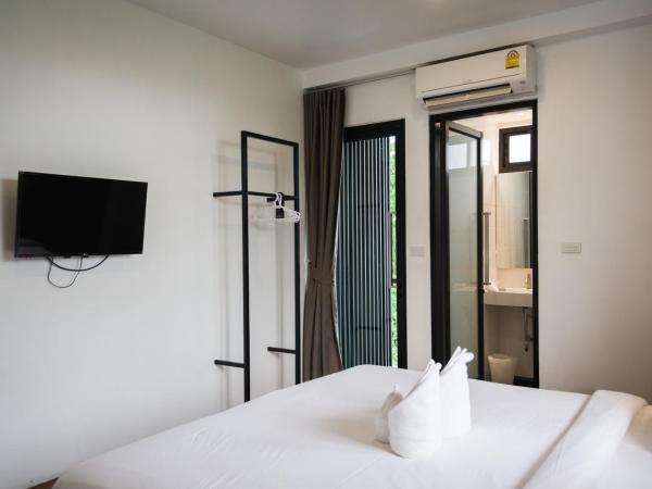 The Common Hostel : photo 10 de la chambre chambre double avec salle de bains privative
