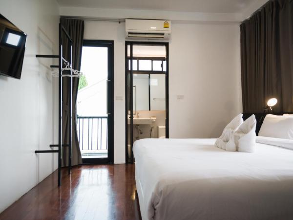 The Common Hostel : photo 5 de la chambre chambre double avec salle de bains privative