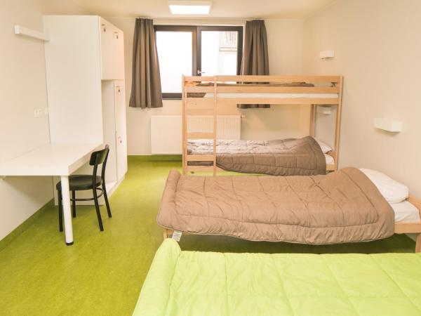 Hostel Bruegel : photo 1 de la chambre chambre quadruple avec douche
