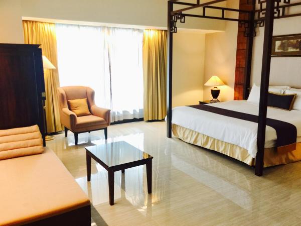 Indra Regent Hotel : photo 1 de la chambre suite junior