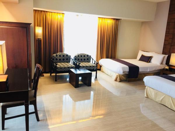 Indra Regent Hotel : photo 3 de la chambre suite junior
