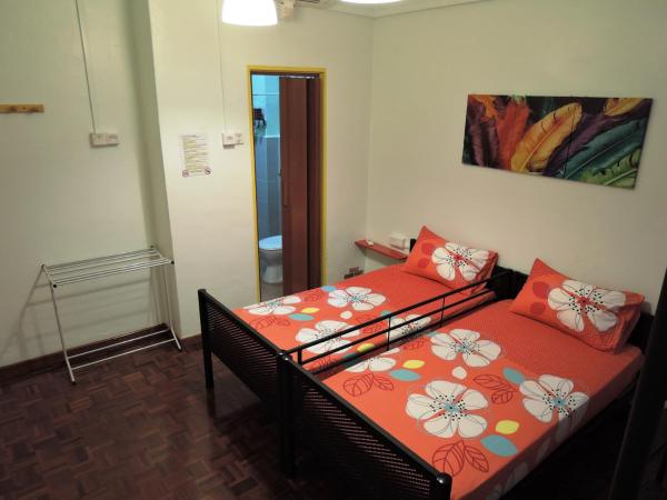 The Pillohouzzze : photo 2 de la chambre chambre quadruple avec salle de bains privative