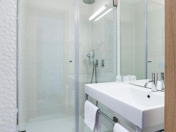 Moov Hotel Porto Centro : photo 7 de la chambre chambre double standard