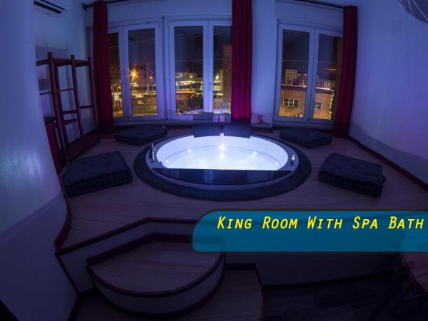 4Roomz : photo 5 de la chambre king room with spa bath - split level