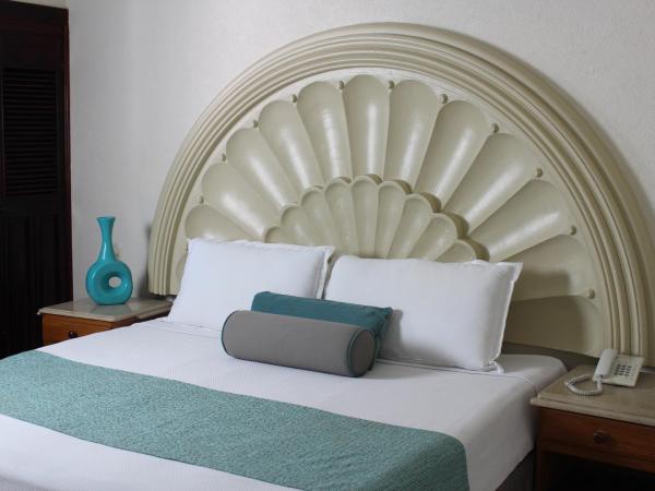 Hotel Playa Marina : photo 5 de la chambre chambre double avec balcon