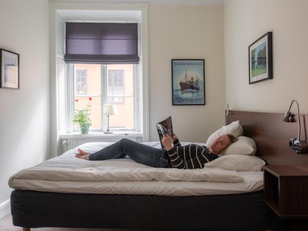 Castle House Inn : photo 7 de la chambre chambre simple avec salle de bains commune