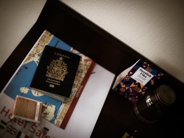 Castle House Inn : photo 10 de la chambre chambre triple avec salle de bains commune