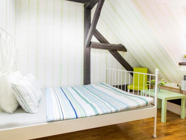 Hostel Centar : photo 10 de la chambre chambre double avec salle de bains commune