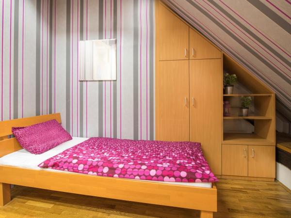 Hostel Centar : photo 2 de la chambre chambre simple avec salle de bains commune