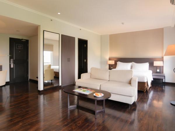 Samala Hotel Jakarta Cengkareng : photo 1 de la chambre suite exécutive