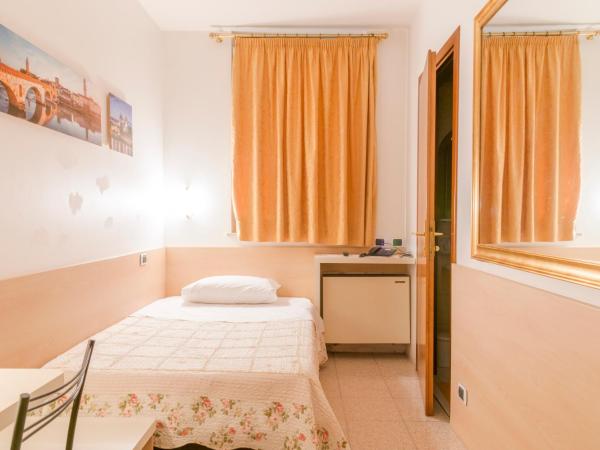 Albergo Trento : photo 2 de la chambre chambre simple - bâtiment séparé