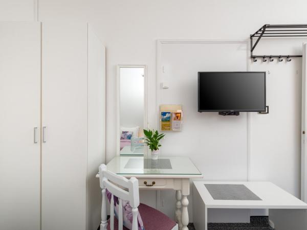 Anastasia Suites Zagreb : photo 4 de la chambre chambre double avec lit d'appoint