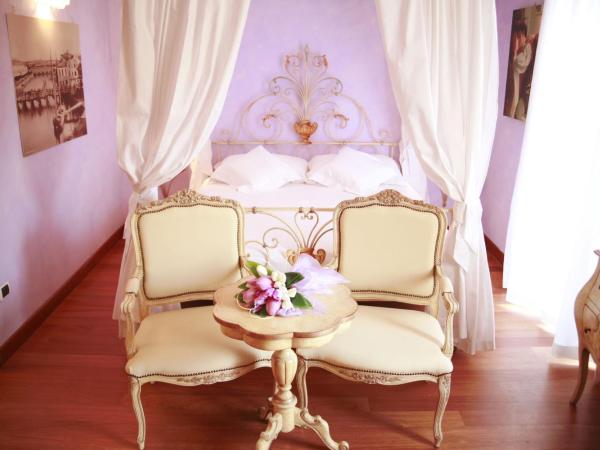 Relais Ristori B&B : photo 3 de la chambre chambre double supérieure avec balcon