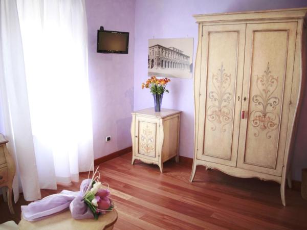 Relais Ristori B&B : photo 4 de la chambre chambre double supérieure avec balcon