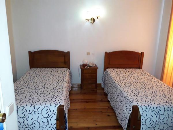 Hotel Alianca : photo 5 de la chambre chambre lits jumeaux