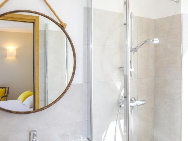 Hotel La Bienvenue : photo 5 de la chambre chambre - vue sur mer