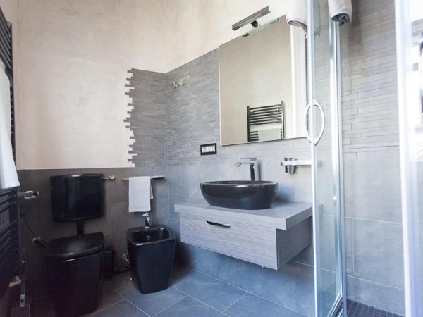 Bed & Breakfast Parmacentro : photo 3 de la chambre chambre familiale avec salle de bains privative