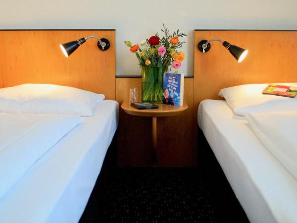 Grand Hostel Berlin Urban : photo 1 de la chambre chambre lits jumeaux