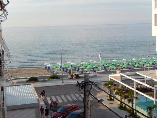 Aloe Apartments : photo 6 de la chambre studio - vue latérale sur mer