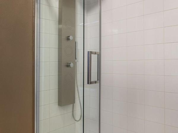 Skyhotel Prague : photo 2 de la chambre chambre double - vue sur jardin