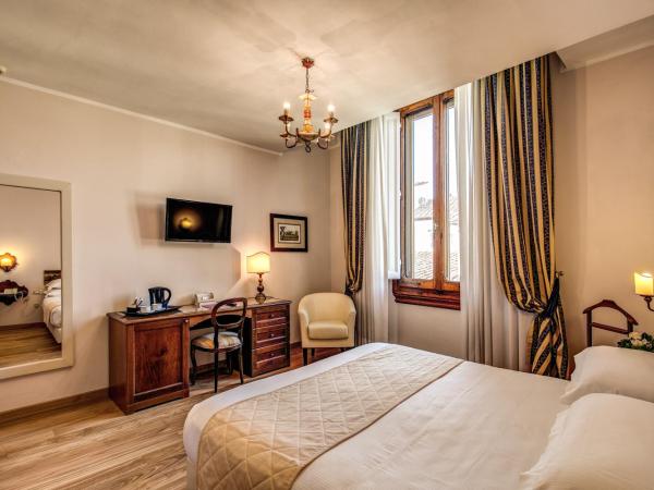 Hotel Croce Di Malta : photo 5 de la chambre chambre double